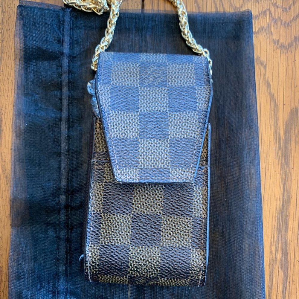 Louis Vuitton vintage case, no callouts, EUC, add a chain for many uses!